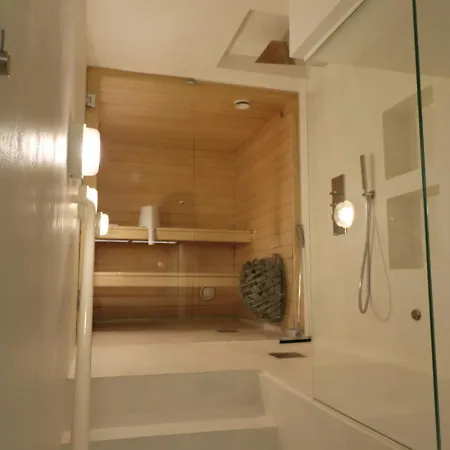 Spacious For 2 With Sauna In Punavuori Apartment Helsinki