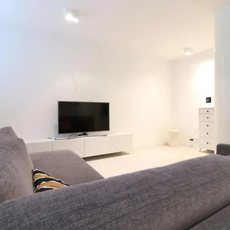 Spacious For 2 With Sauna In Punavuori Apartment